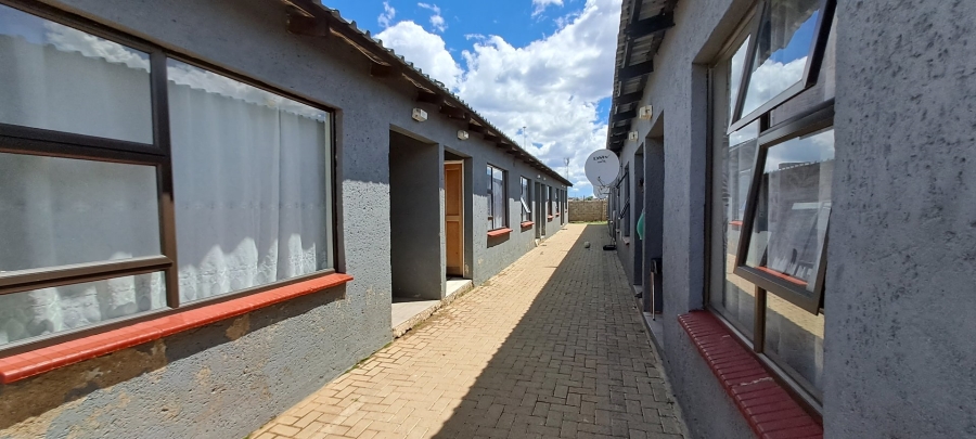 To Let 1 Bedroom Property for Rent in Thorisong Free State